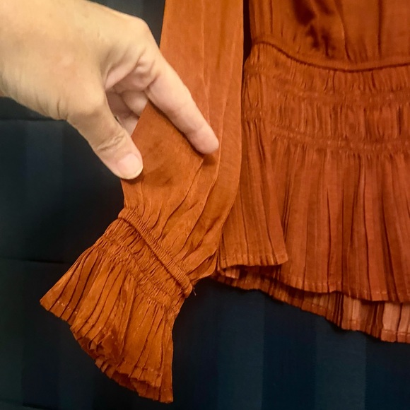 Beautiful rust colored silky blouse. - Picture 3 of 6